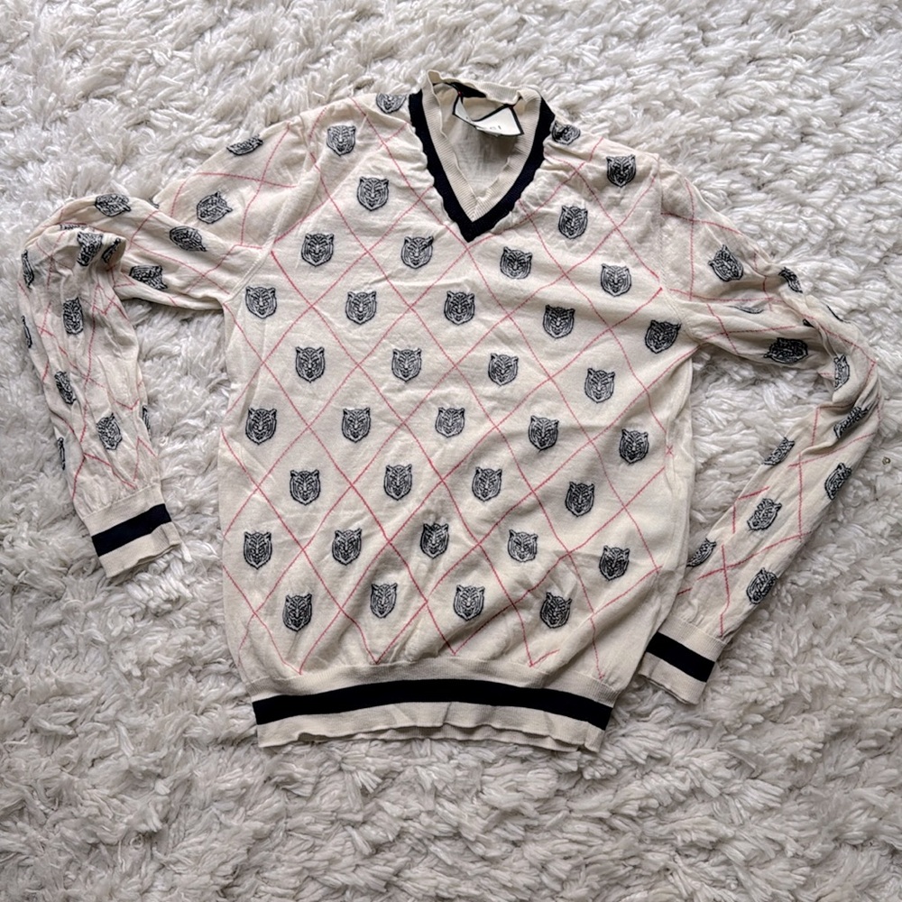 Gucci Cream V-Neck Sweater with Heart Pattern